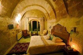 Blue Valley Cave Hotel