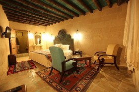 Blue Valley Cave Hotel