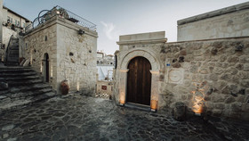 Carna Cave Hotel