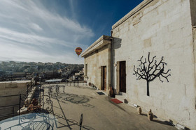 Carna Cave Hotel