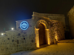 Carna Cave Hotel