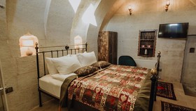 Carna Cave Hotel