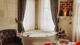 Carna Cave Hotel