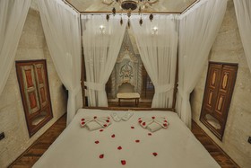 Casia Cave Suites