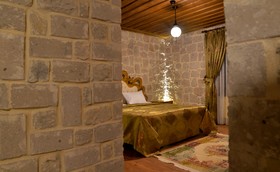 Elevres Stone House Hotel