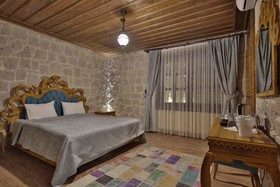 Elevres Stone House Hotel