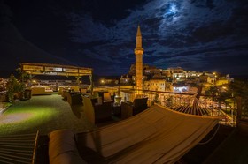 Fresco Cave Suites & Mansions