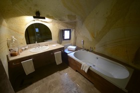 Fresco Cave Suites & Mansions