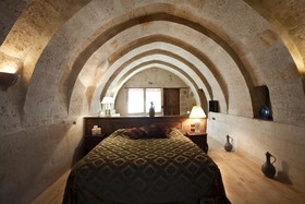 Fresco Cave Suites & Mansions