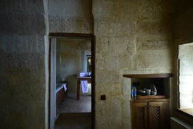 Fresco Cave Suites & Mansions