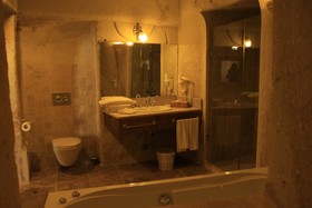 Fresco Cave Suites & Mansions