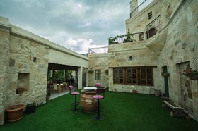 Fresco Cave Suites & Mansions