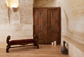 Fresco Cave Suites & Mansions