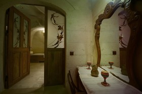 Fresco Cave Suites & Mansions