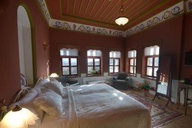 Fresco Cave Suites & Mansions