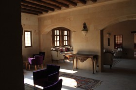 Fresco Cave Suites & Mansions