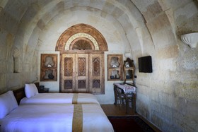 Fresco Cave Suites & Mansions