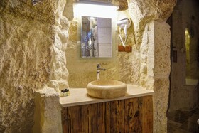 Gibos Cave Hotel