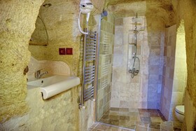 Gibos Cave Hotel