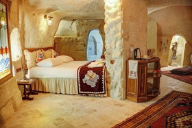 Gibos Cave Hotel