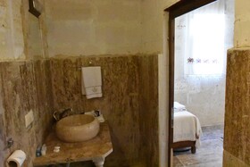 Glamada Cave Suite
