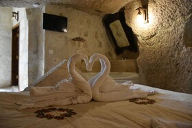 Glamada Cave Suite
