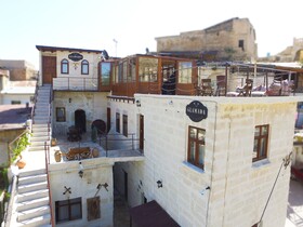 Glamada Cave Suite