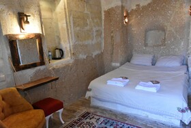 Glamada Cave Suite