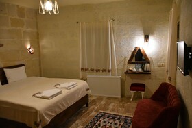 Glamada Cave Suite