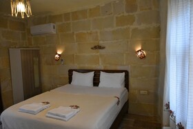 Glamada Cave Suite