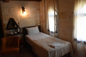 Glamada Cave Suite