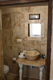 Glamada Cave Suite