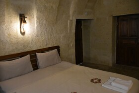 Glamada Cave Suite