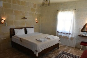 Glamada Cave Suite