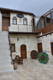 Glamada Cave Suite