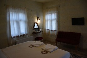 Glamada Cave Suite