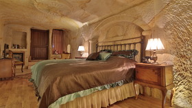 Golden Cave Suites