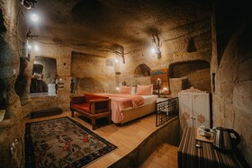 Helios Cave Hotel