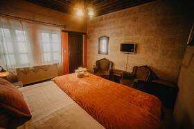 Helios Cave Hotel