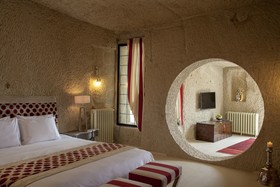 Hezen Cave Hotel