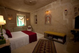 Hezen Cave Hotel