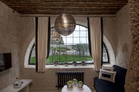 Hezen Cave Hotel