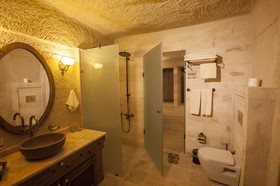 Kayakapi Premium Caves
