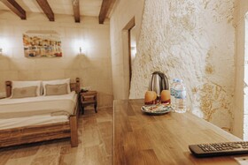 Lagania Cave Suites