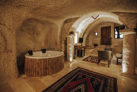 Lagania Cave Suites