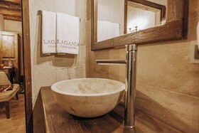 Lagania Cave Suites