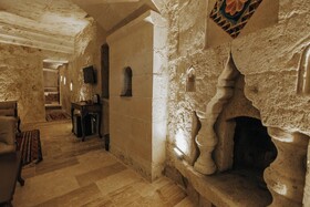 Lagania Cave Suites