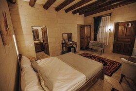 Lagania Cave Suites