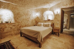 Lagania Cave Suites
