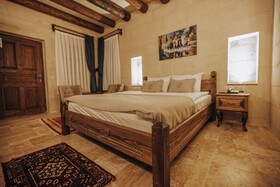 Lagania Cave Suites